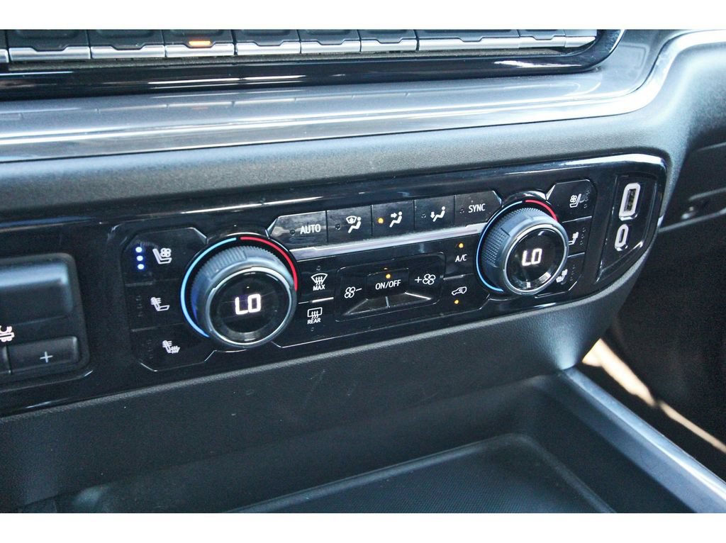 Used 2024 Chevrolet Silverado 2500 High Country w/ Technology Package AWD/4WD image 27