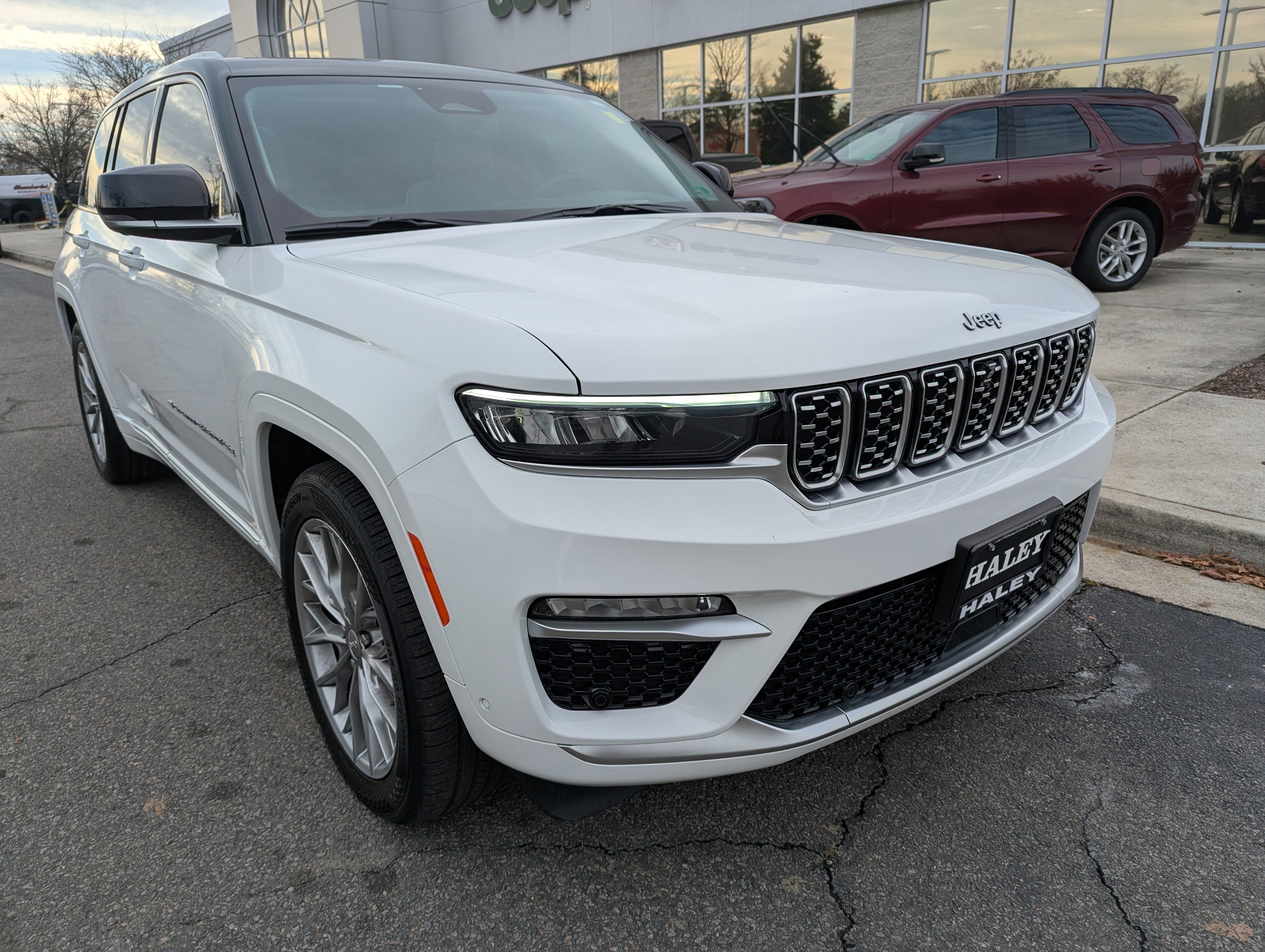 Used 2022 Jeep Grand Cherokee Summit w/ Adv Protech Group IV image 2