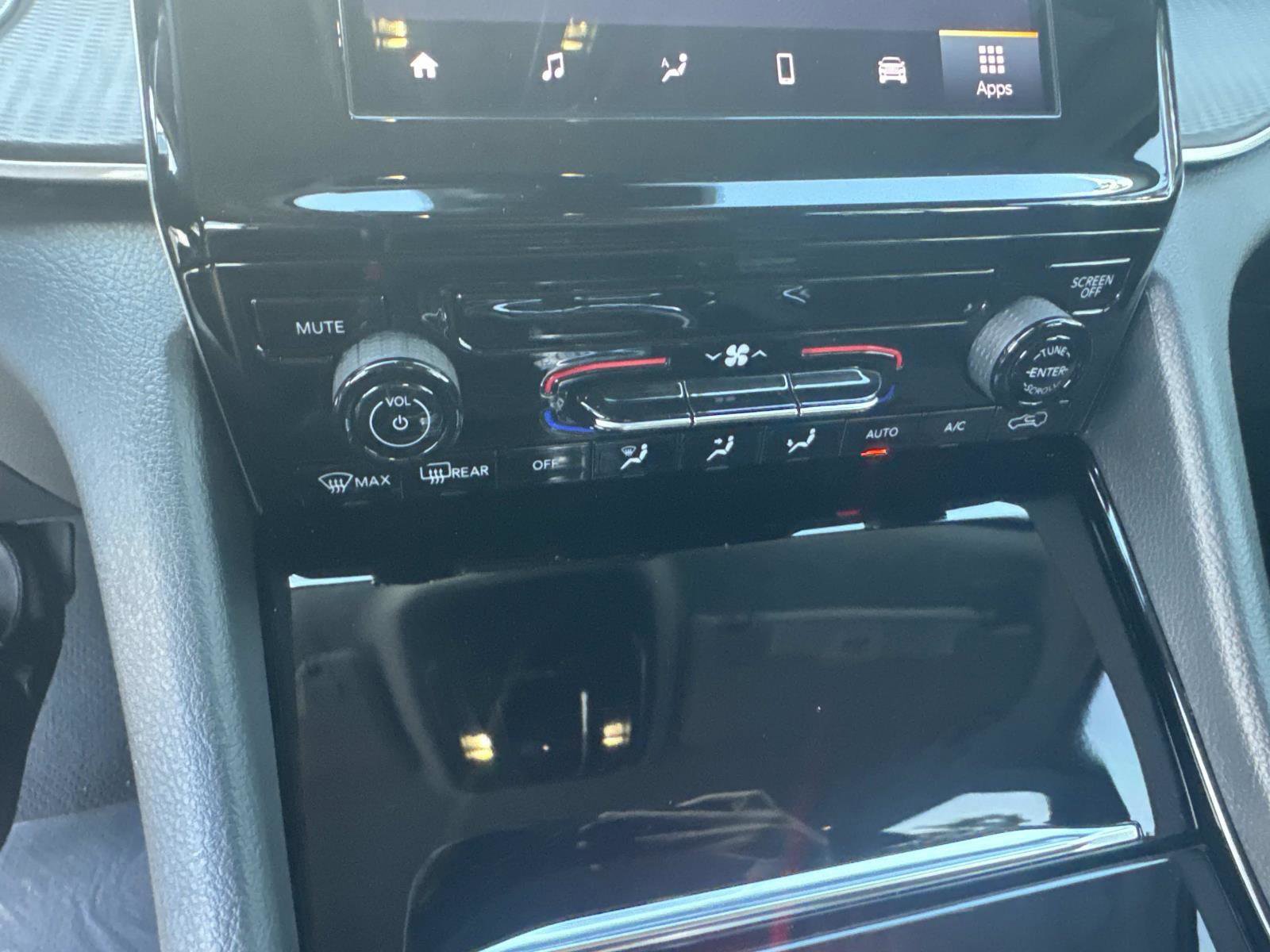 Used 2023 Jeep Grand Cherokee Laredo image 22