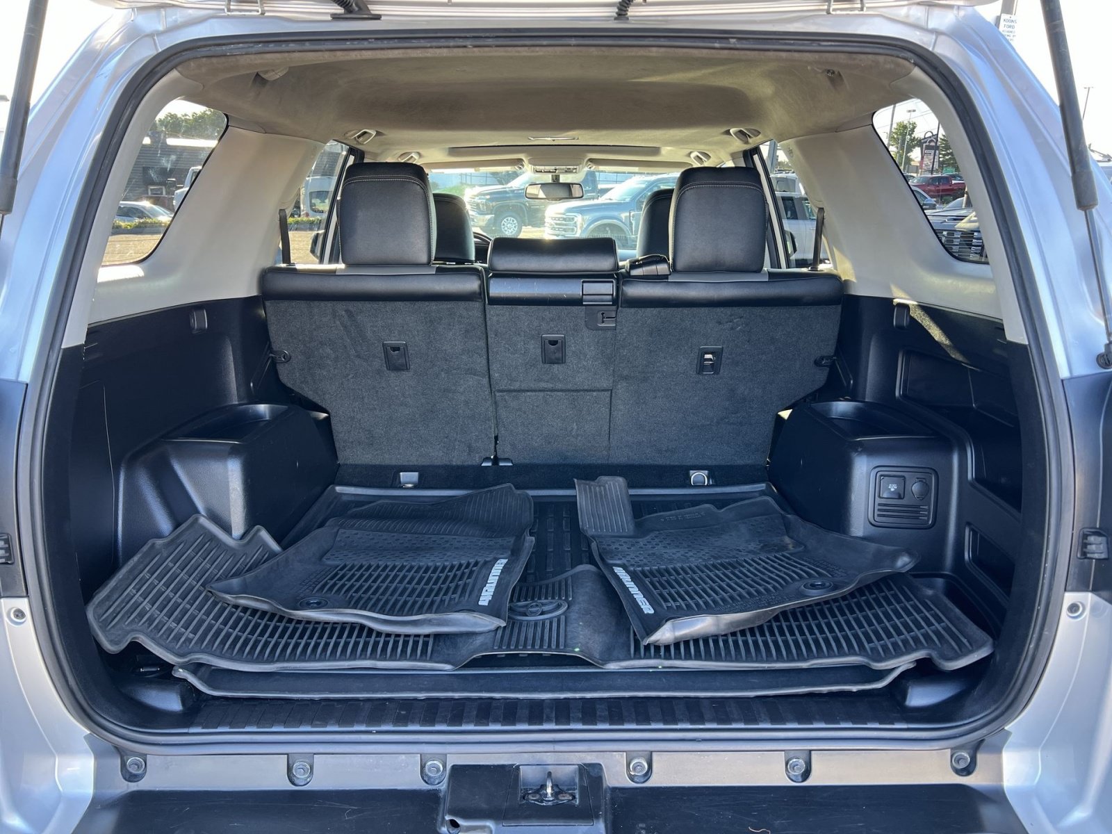 Used 2019 Toyota 4Runner SR5 Premium AWD/4WD image 26