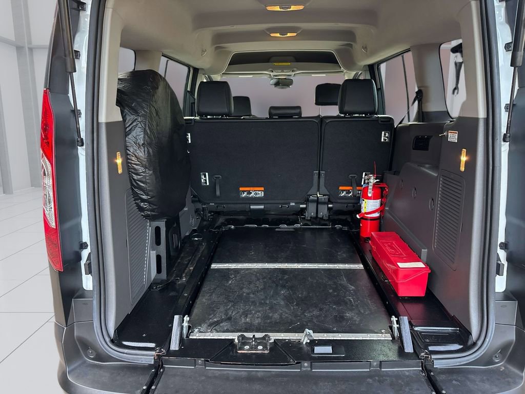 Used 2022 Ford Transit Connect XL image 13