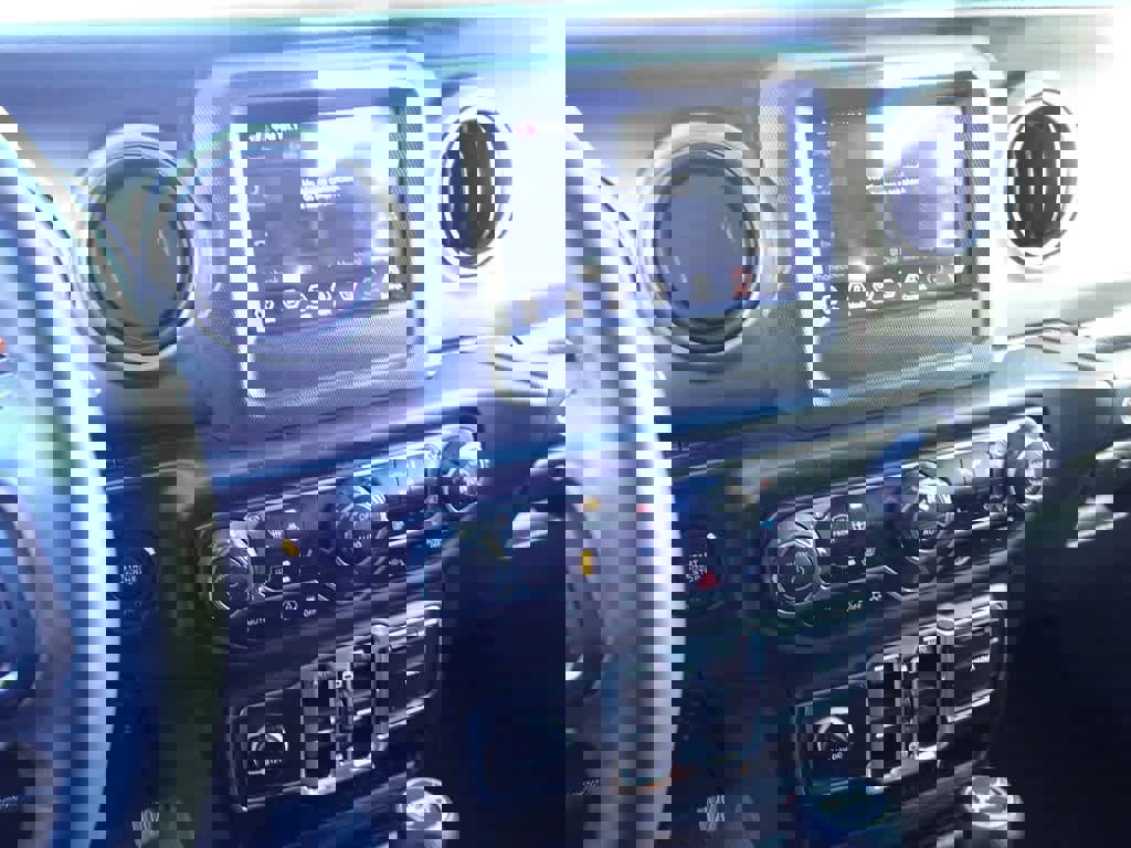 Used 2018 Jeep Wrangler Unlimited Sport S image 12