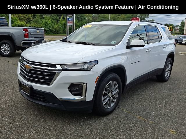 Used 2023 Chevrolet Traverse LT AWD/4WD image 3