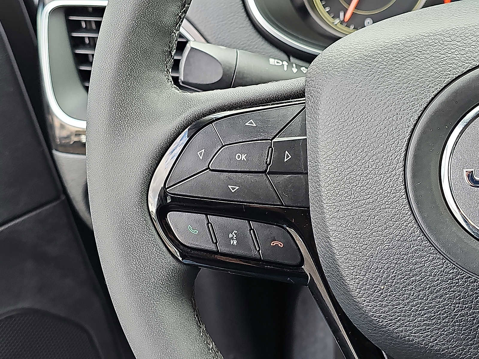 Used 2023 Jeep Cherokee Altitude Lux image 22