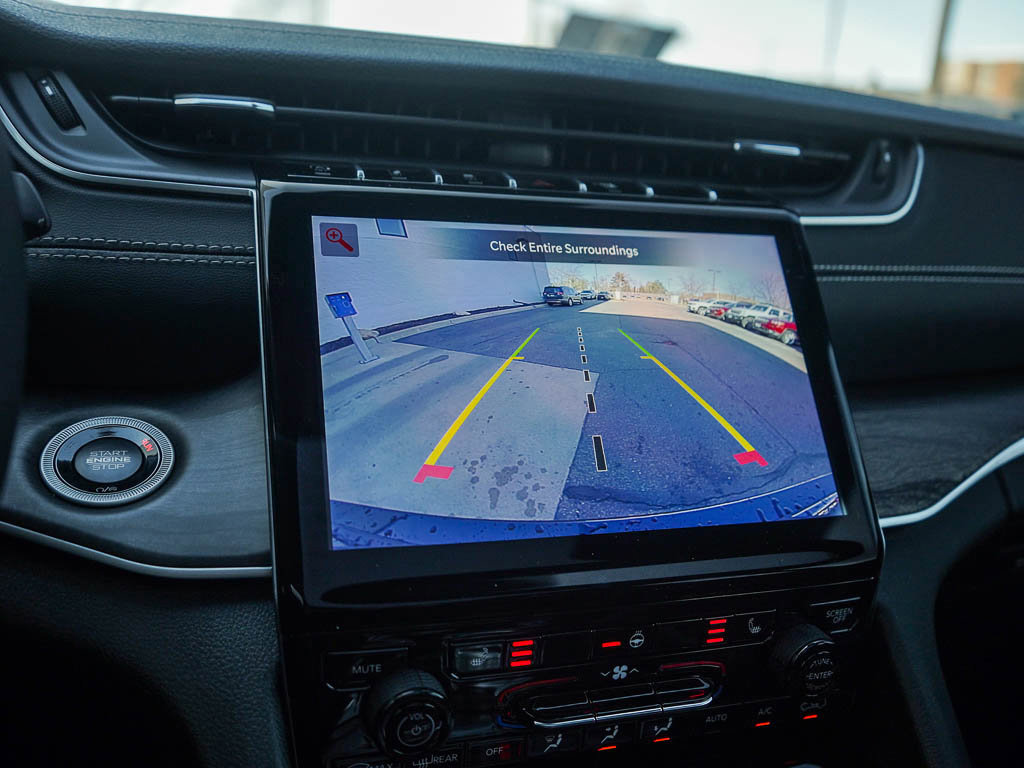 New 2025 Jeep Grand Cherokee Limited image 24