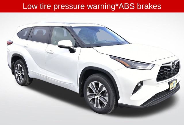 Used 2023 Toyota Highlander XLE image 8