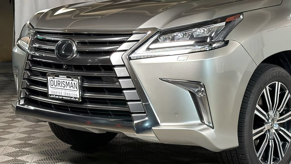 Used 2018 Lexus LX 570 4WD w/ Luxury Package image 3