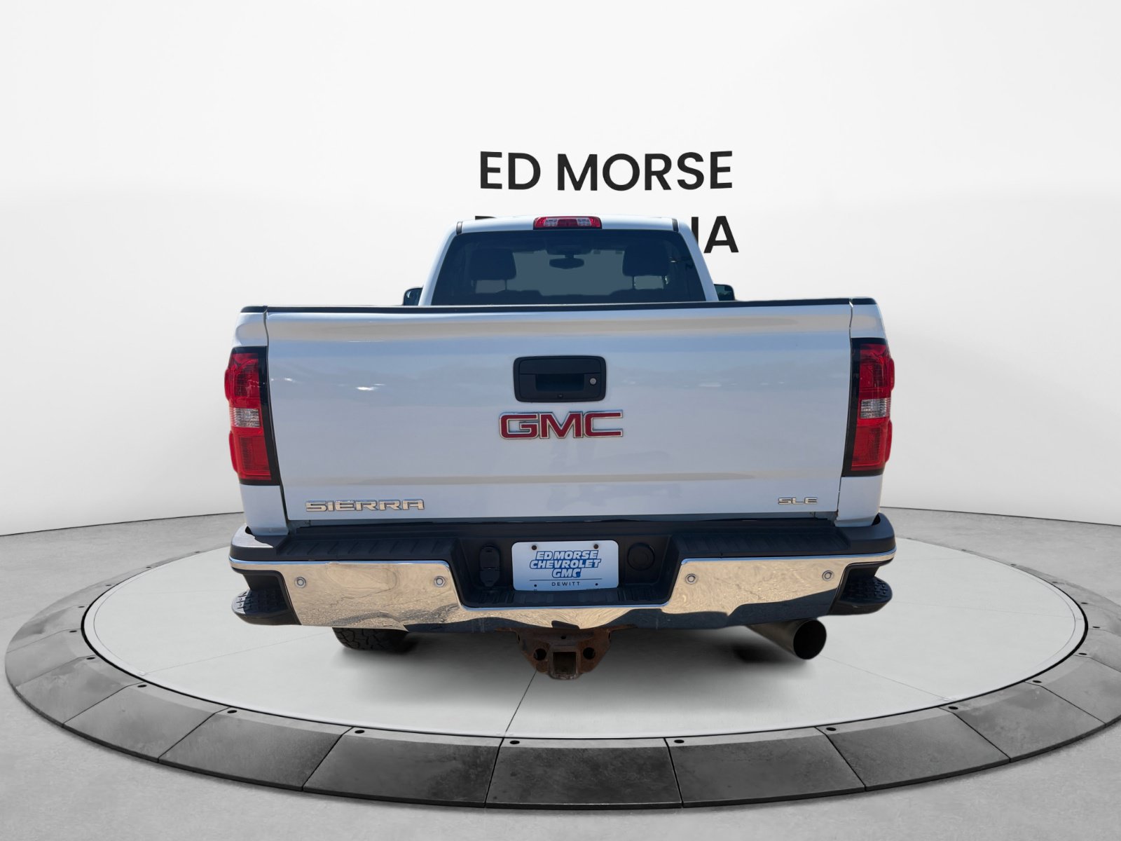 Used 2016 GMC Sierra 2500 SLE w/ SLE Preferred Package AWD/4WD image 4