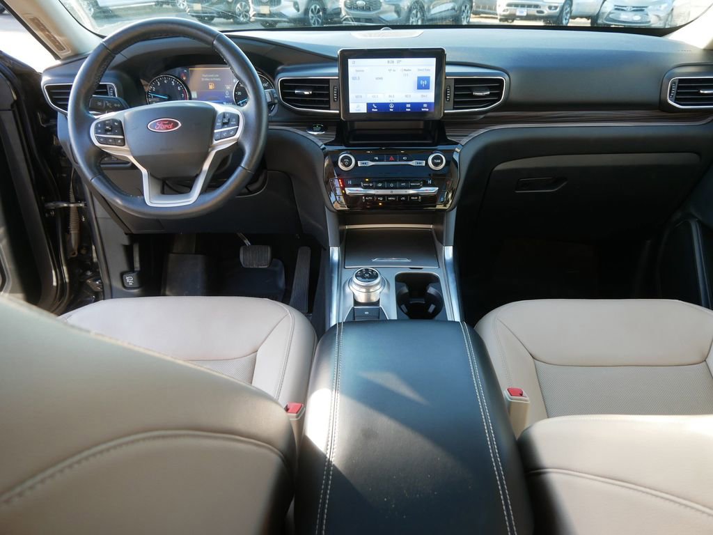 Used 2021 Ford Explorer Limited w/ Equipment Group 301A image 19