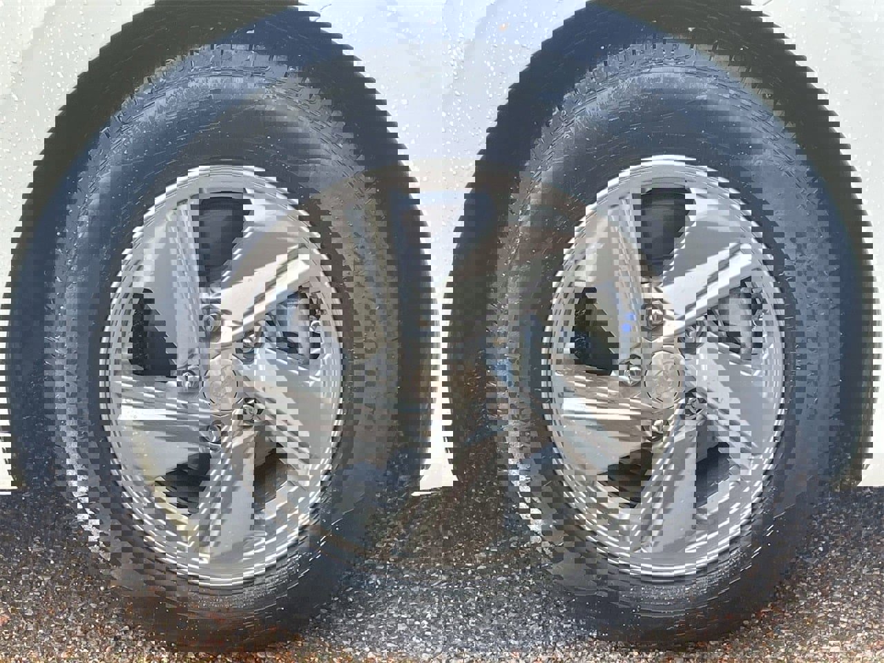 Used 2024 Hyundai Elantra SE image 9