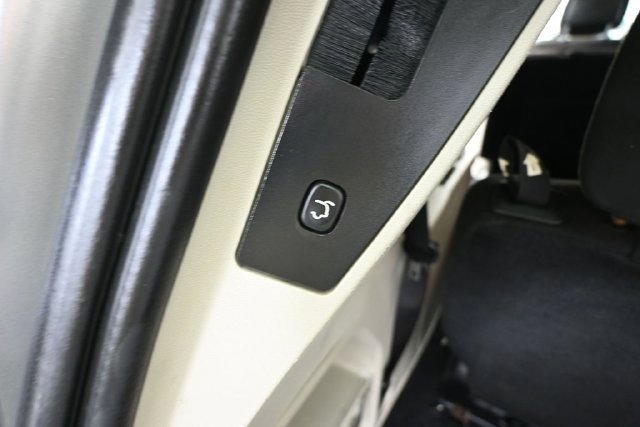 Used 2012 Dodge Grand Caravan SXT FWD image 31