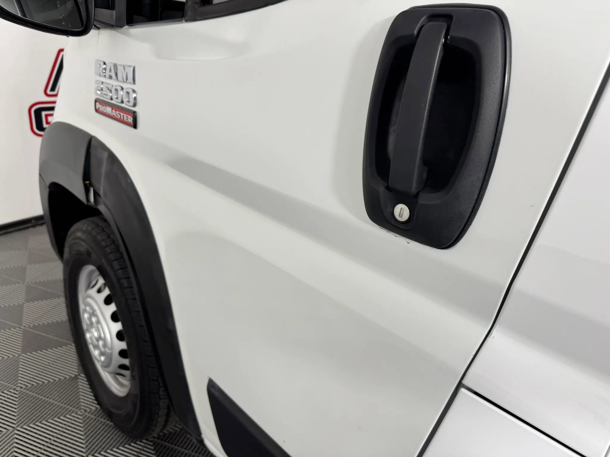 Used 2025 RAM ProMaster 2500 w/ Convenience Group FWD image 24