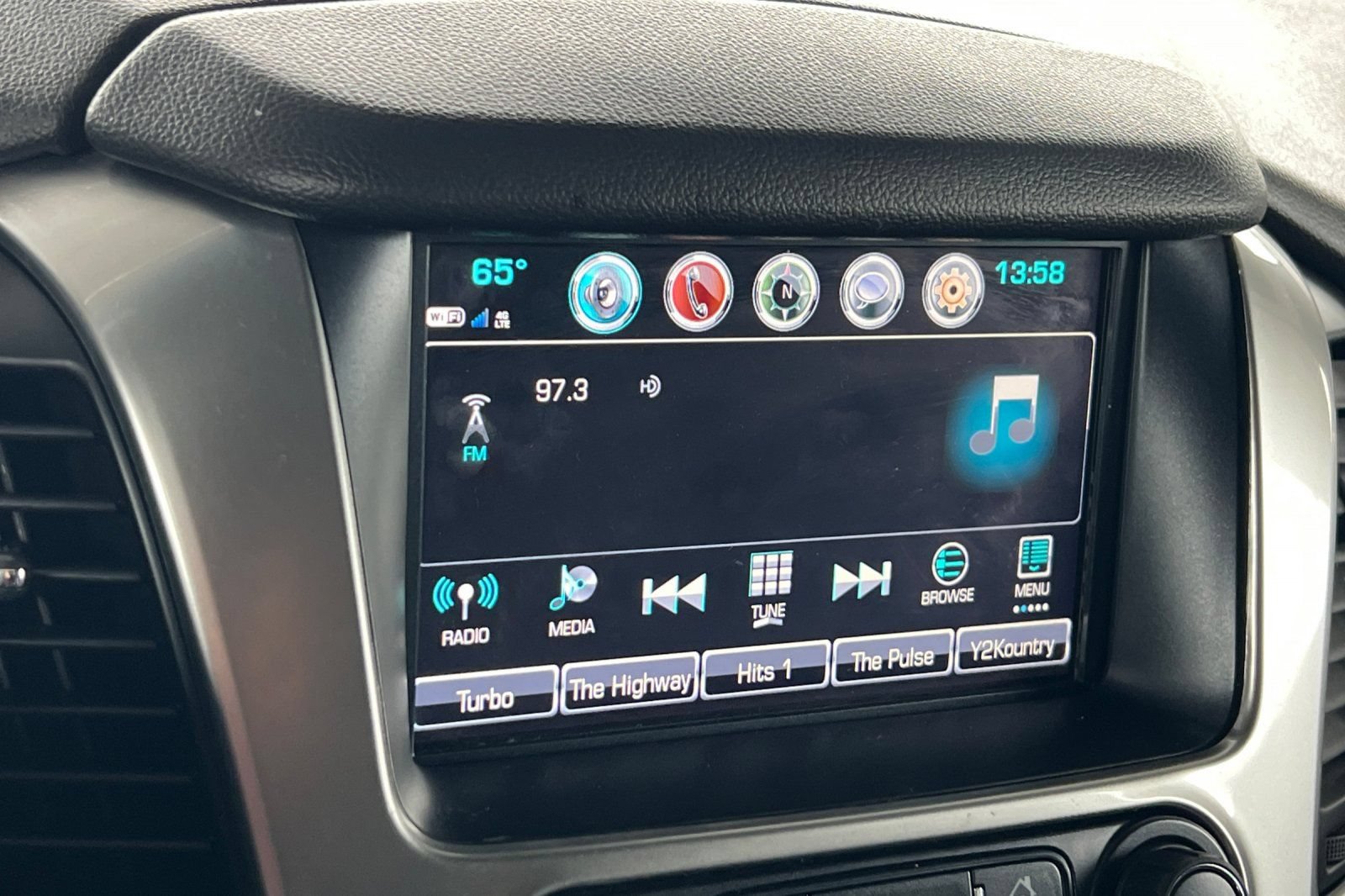 Used 2019 Chevrolet Tahoe LS w/ Enhanced Driver Alert Package AWD/4WD image 27