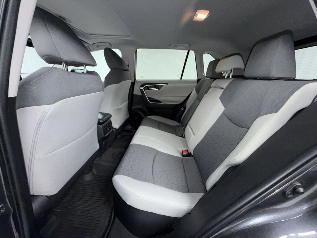 Used 2021 Toyota RAV4 XLE w/ Convenience Package AWD/4WD image 13