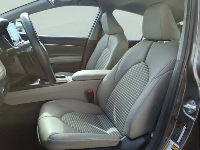 Used 2023 Toyota Camry SE image 12