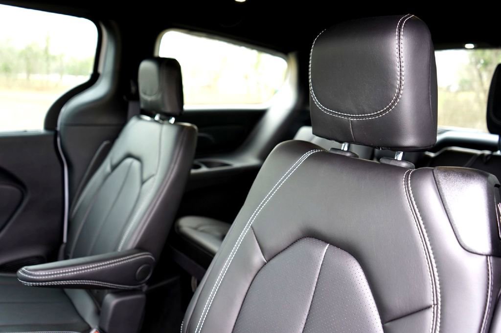 New 2026 Chrysler Pacifica Select image 23