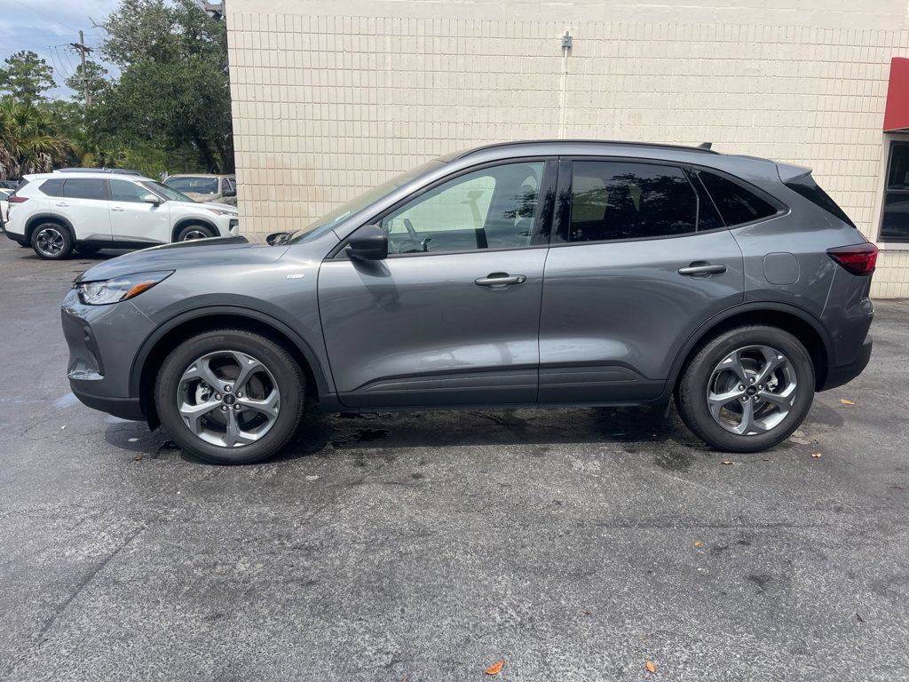 Used 2026 Ford Escape ST-Line FWD image 2