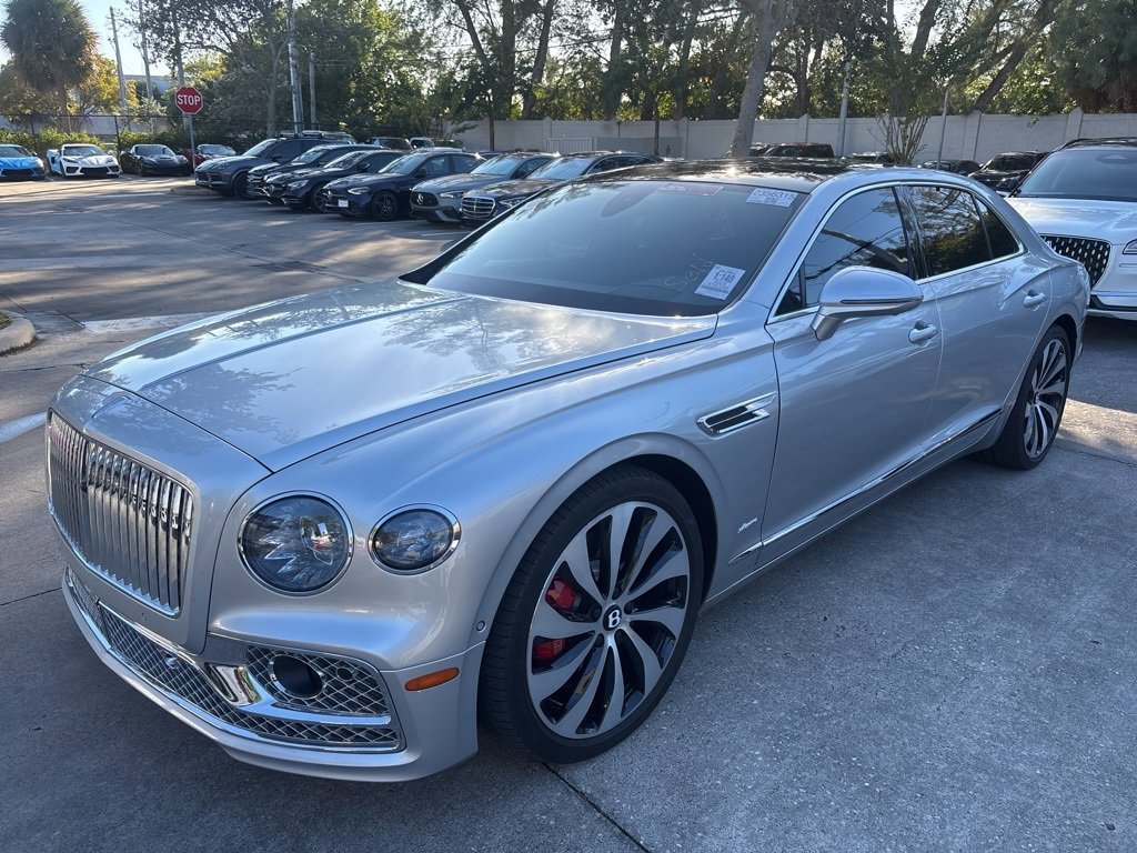 Used 2023 Bentley Flying Spur Azure image 3
