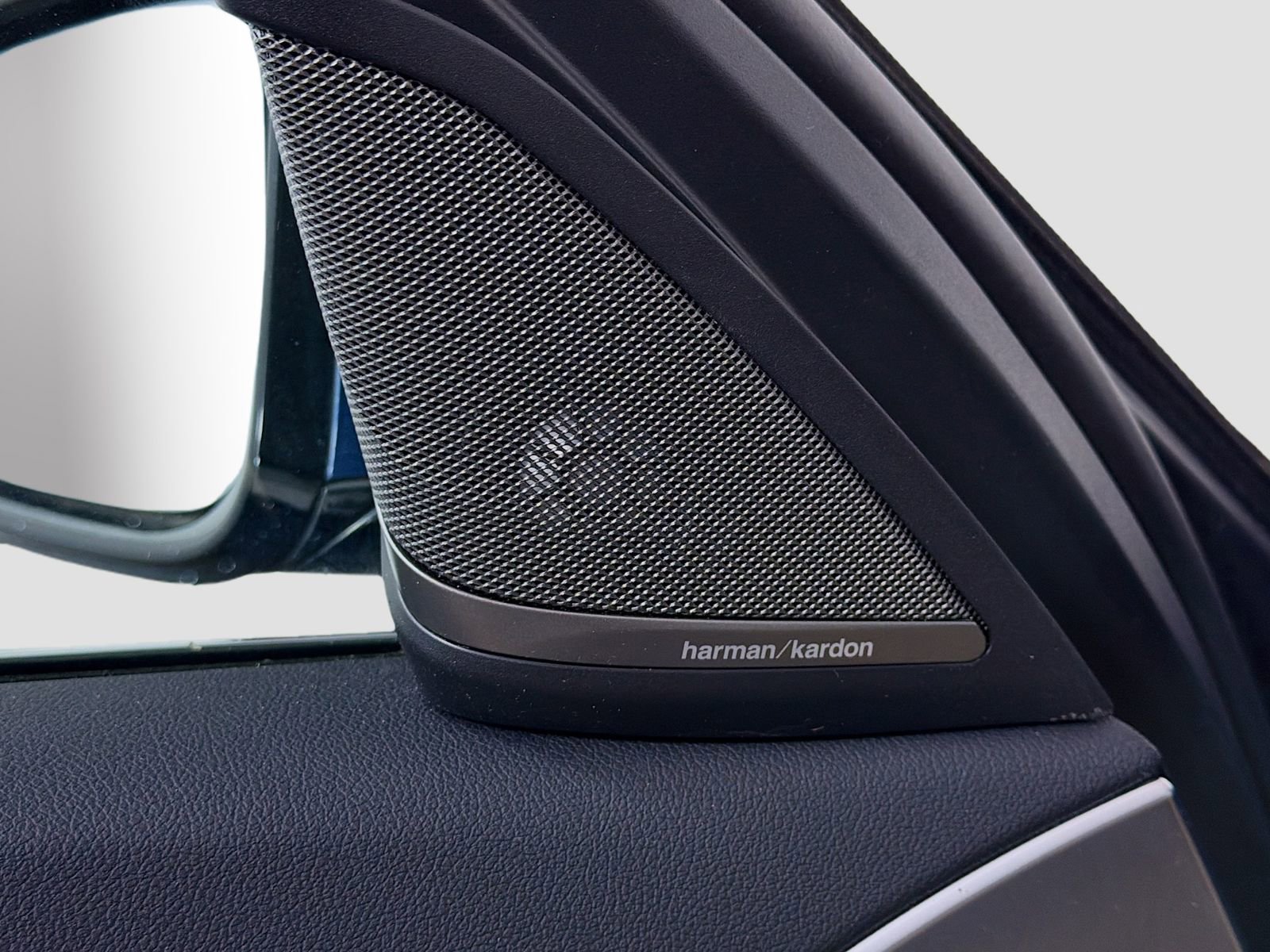 Used 2023 BMW 540i xDrive w/ Executive Package image 22