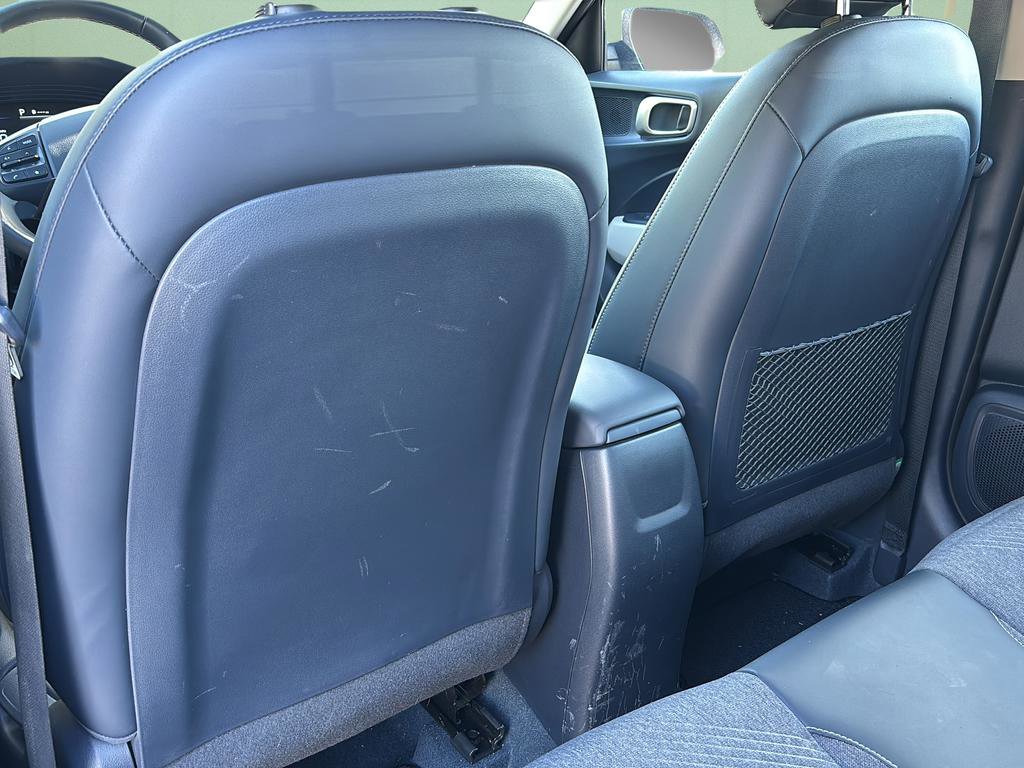 Certified 2023 Hyundai Venue Limited FWD image 21