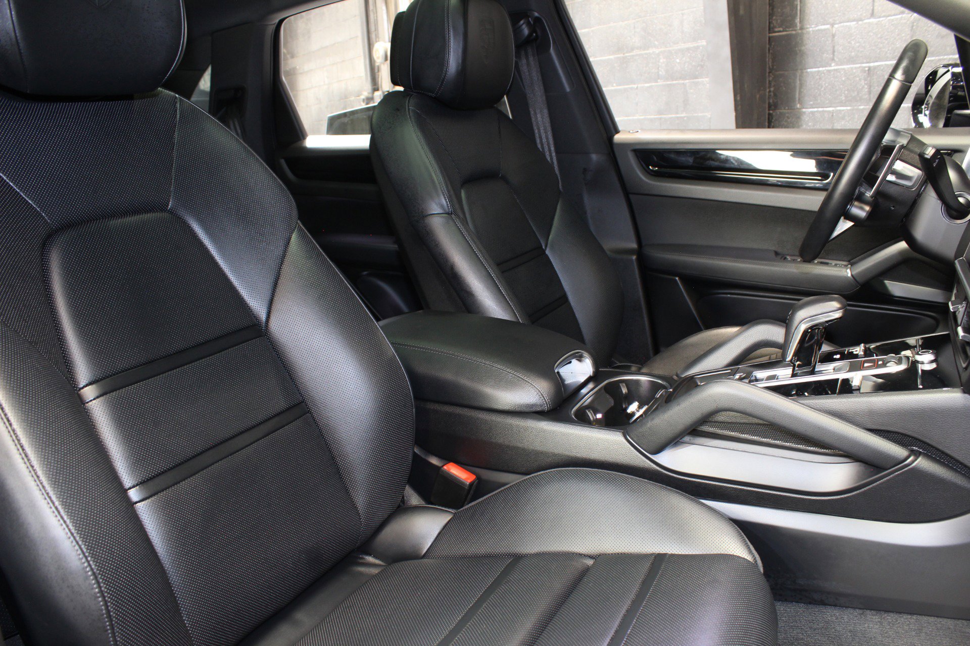 Used 2022 Porsche Cayenne E-Hybrid w/ Premium Package image 40