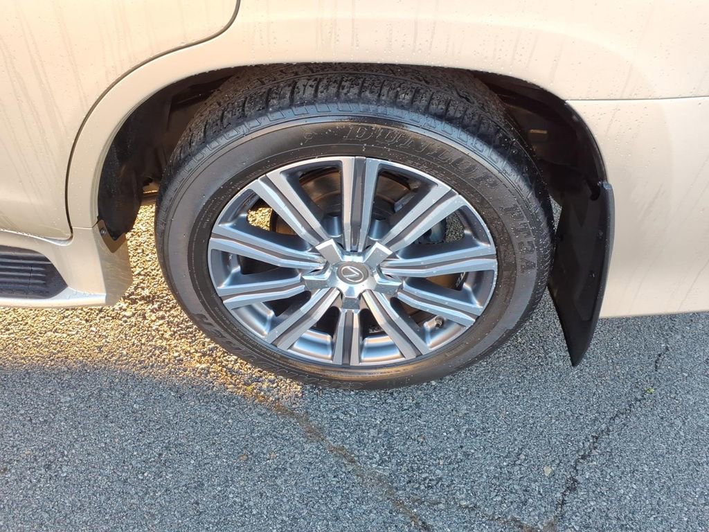 Used 2016 Lexus LX 570 4WD image 5