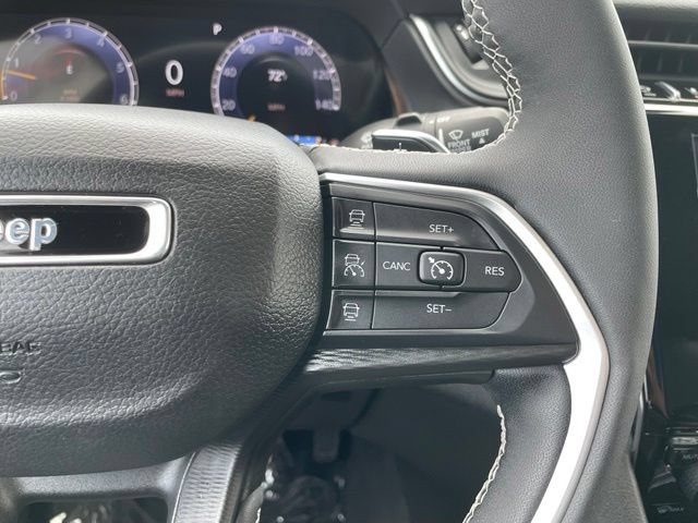 Used 2023 Jeep Grand Cherokee L Altitude AWD/4WD image 15