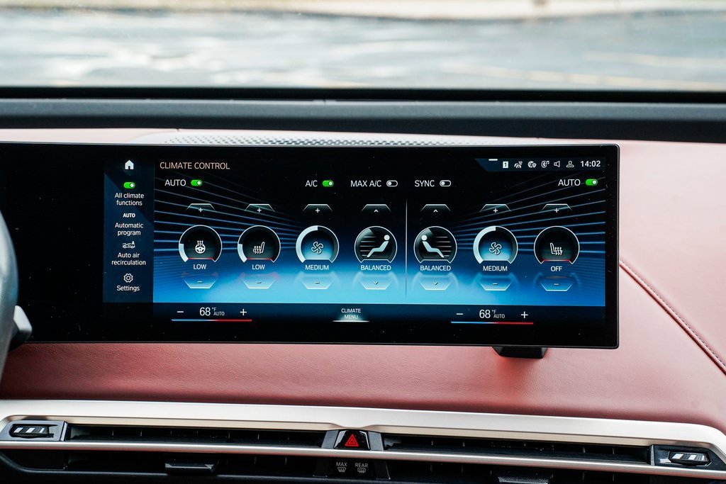 Used 2023 BMW iX xDrive50 w/ Sport Package image 12