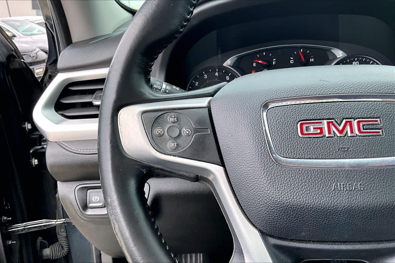 Used 2020 GMC Acadia SLT FWD image 21