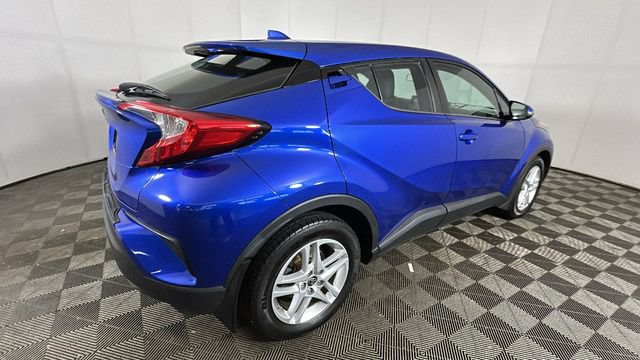 Used 2020 Toyota C-HR LE FWD image 2