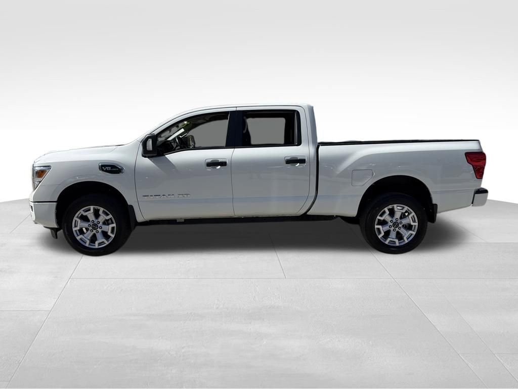 Used 2024 Nissan Titan SV w/ SV Convenience Package image 4