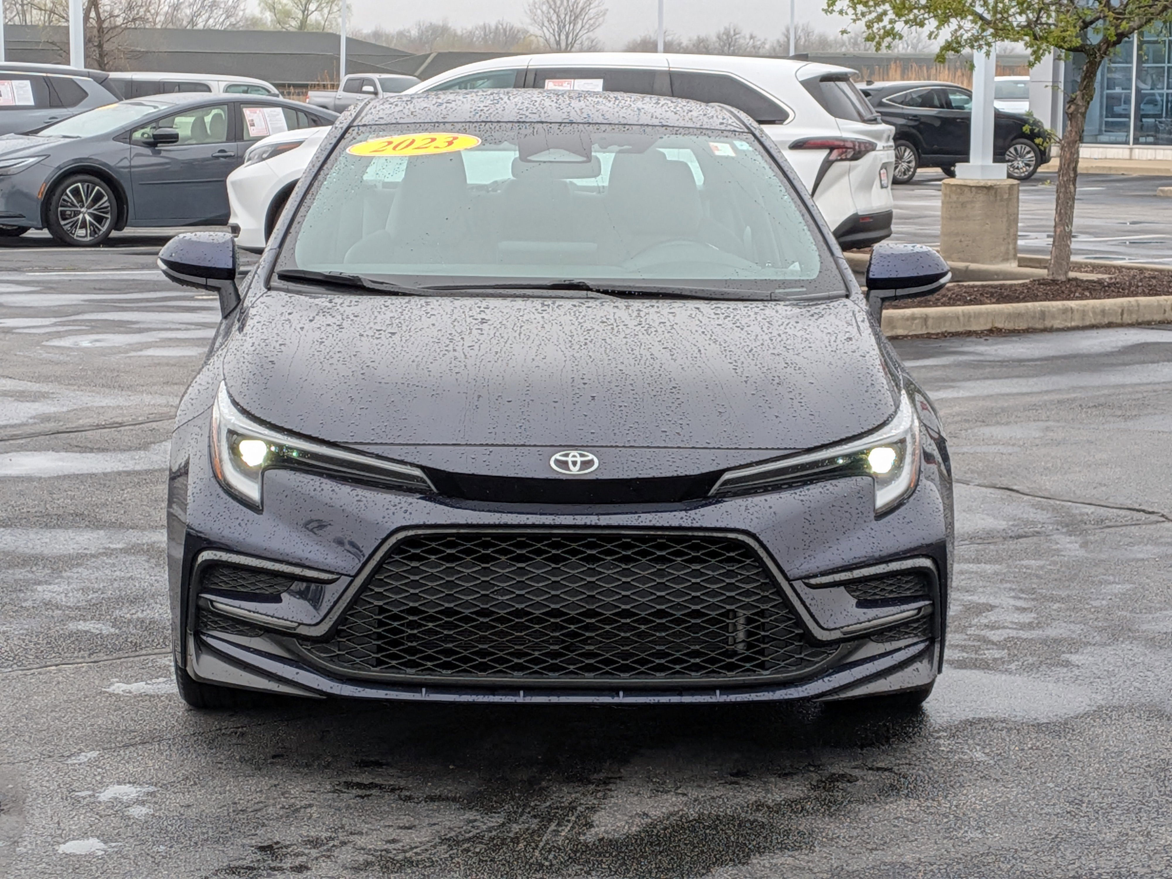 Used 2023 Toyota Corolla SE image 2