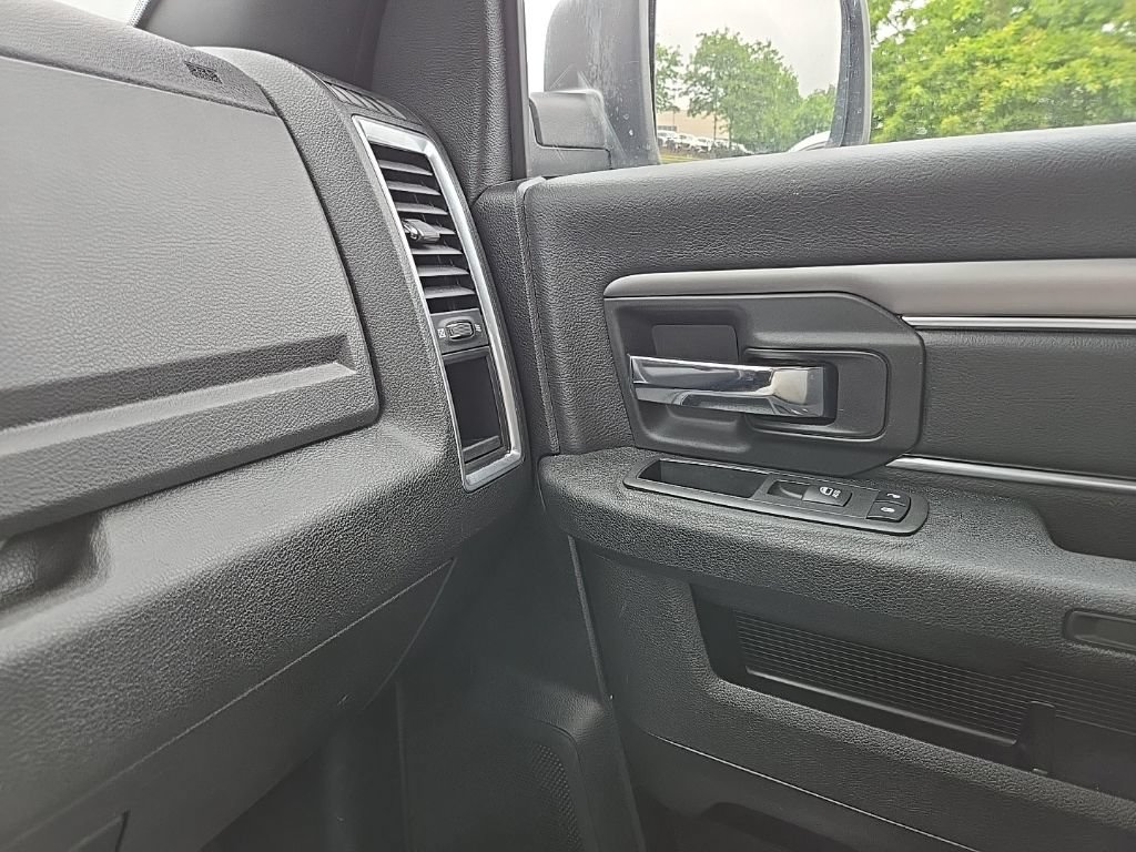 Used 2023 RAM 1500 Warlock AWD/4WD image 33