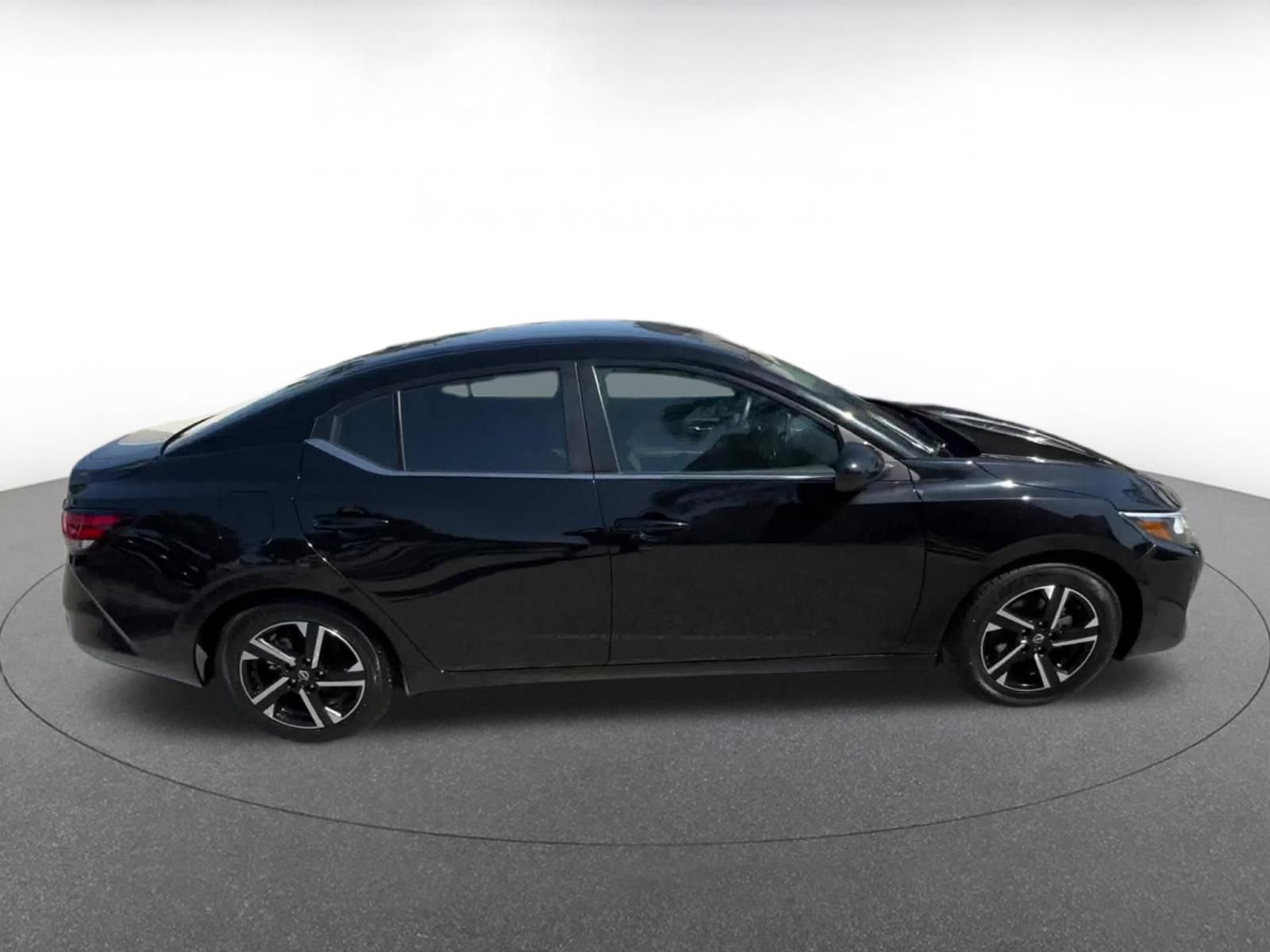 Used 2025 Nissan Sentra SV image 16