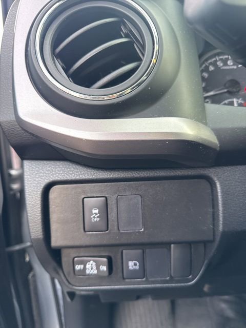 Used 2022 Toyota Tacoma SR5 image 9