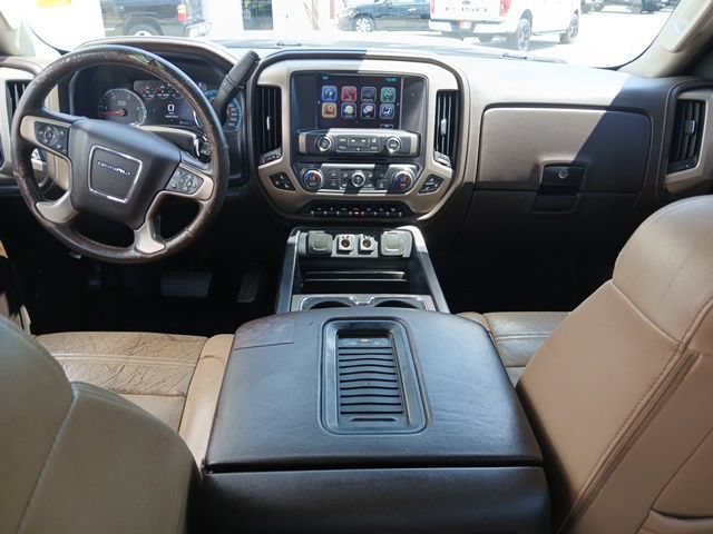 Used 2017 GMC Sierra 2500 Denali w/ Duramax Plus Package AWD/4WD image 16
