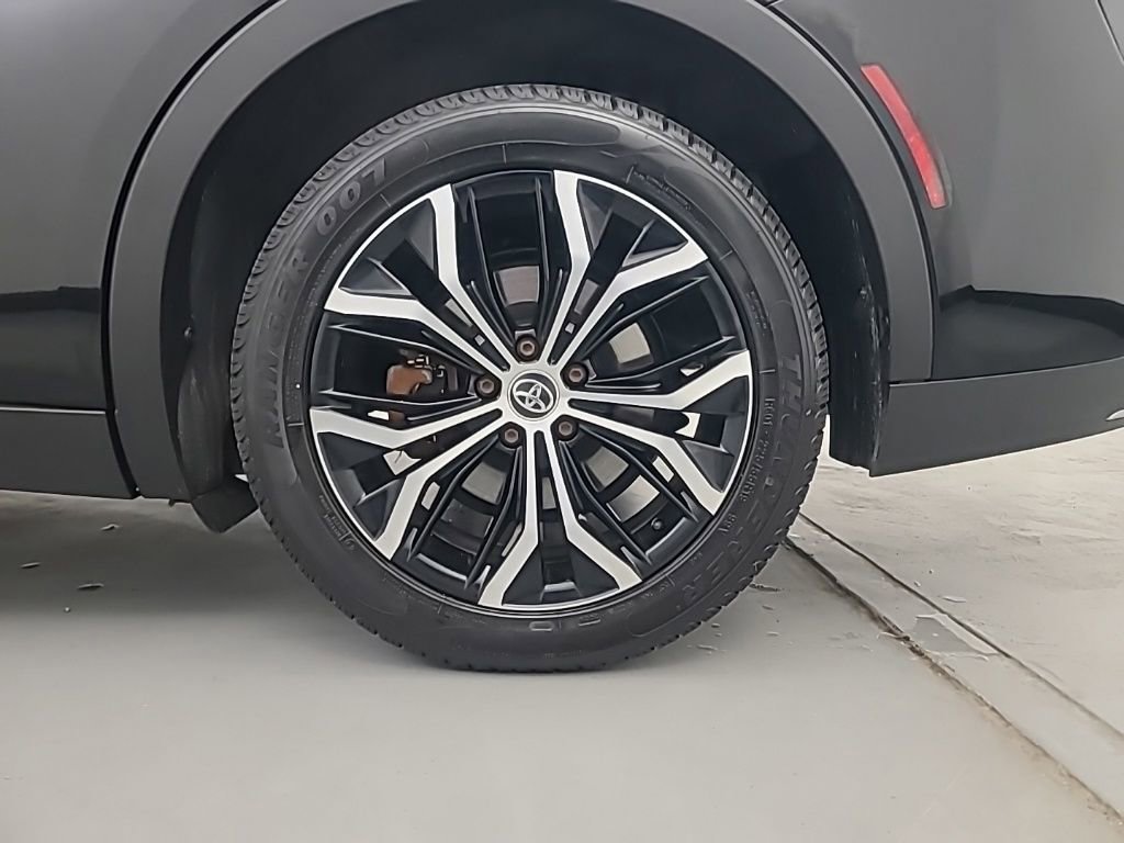 Used 2024 Toyota Crown Limited image 11