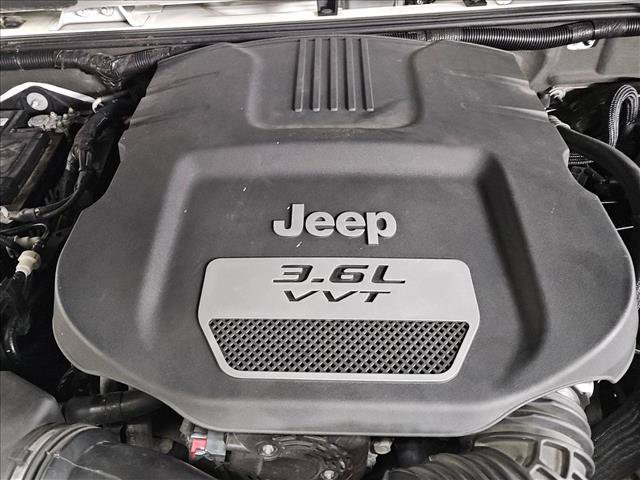 Used 2013 Jeep Wrangler Unlimited Sahara w/ Trailer Tow Group AWD/4WD image 20