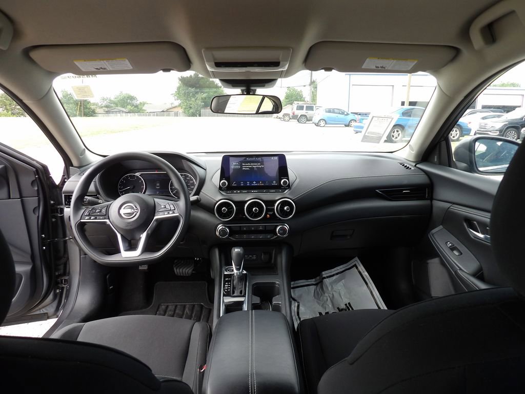Used 2025 Nissan Sentra SV FWD image 23