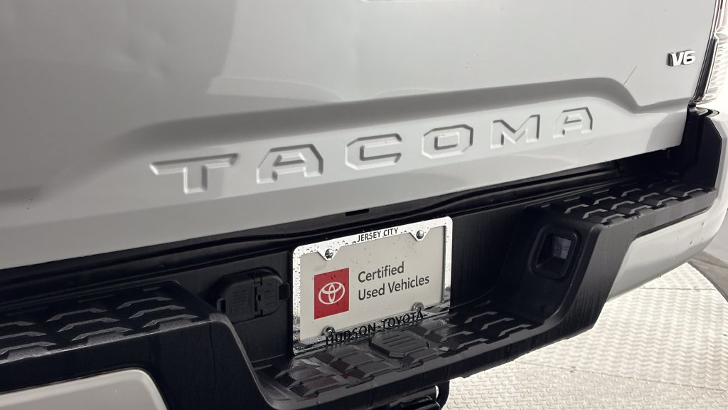 Certified 2022 Toyota Tacoma TRD Sport RWD image 9
