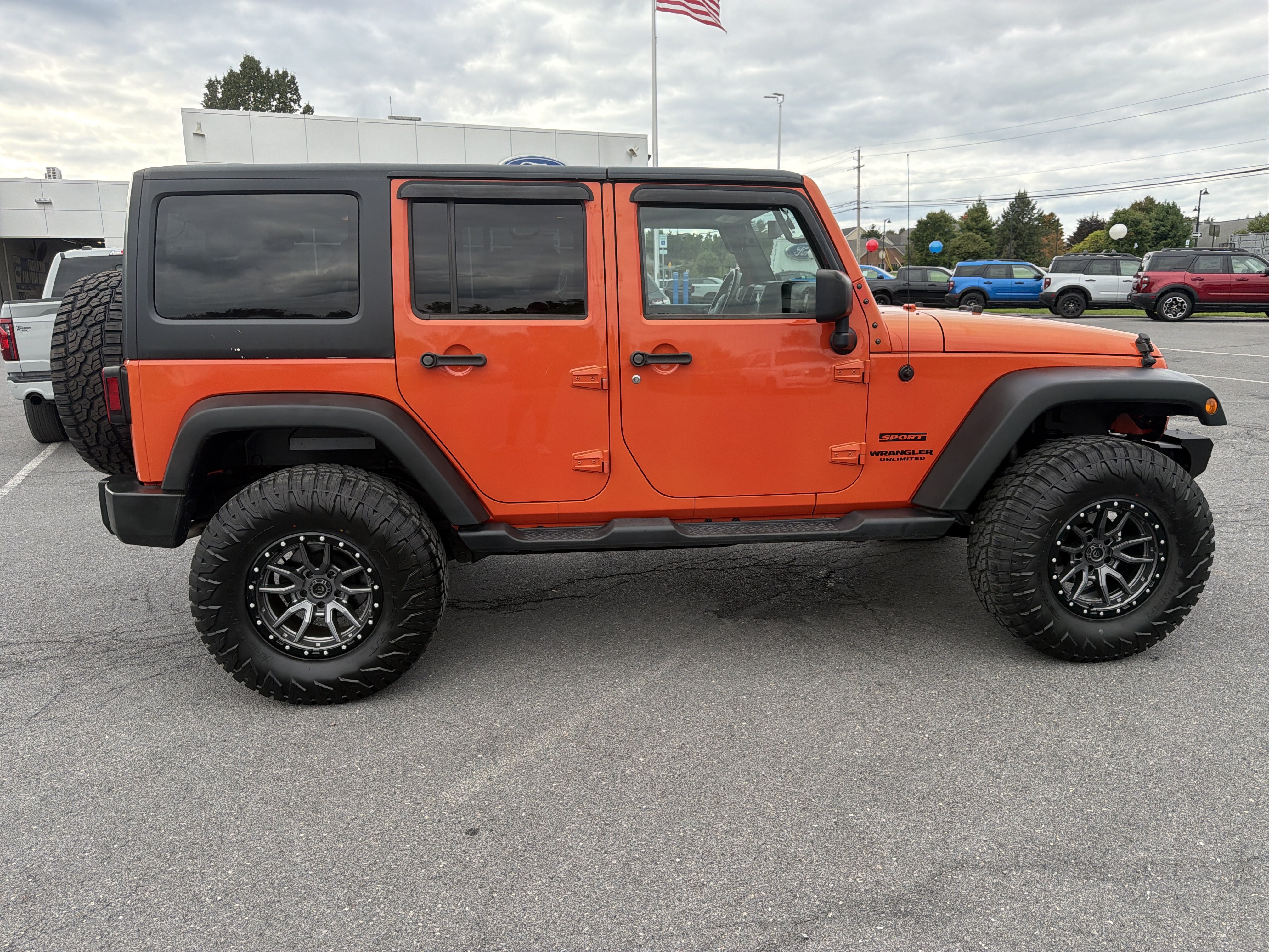 Used 2015 Jeep Wrangler Unlimited Sport w/ Quick Order Package 24S AWD/4WD image 2