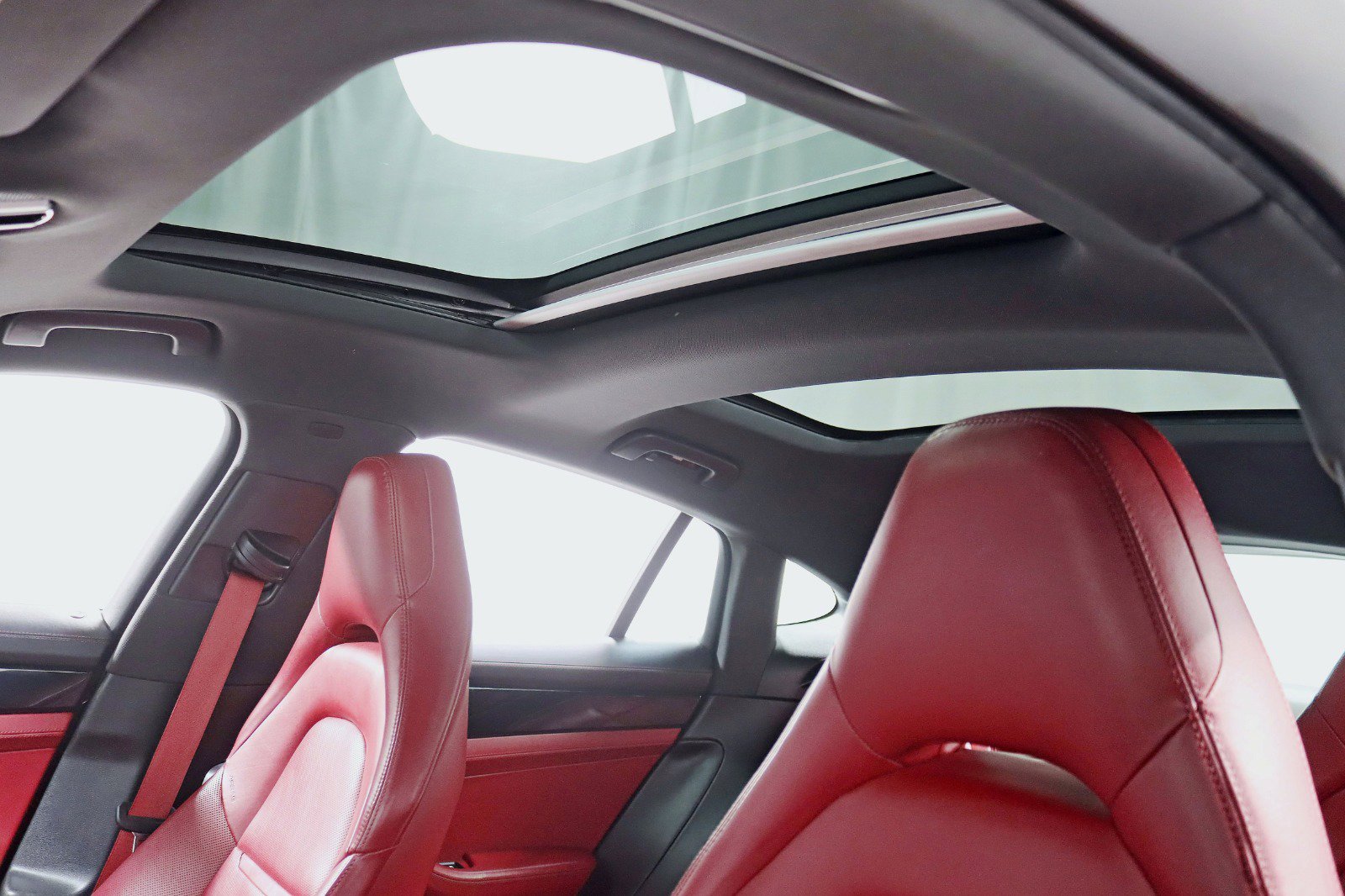 Used 2018 Porsche Panamera 4S w/ Premium Package Plus image 30