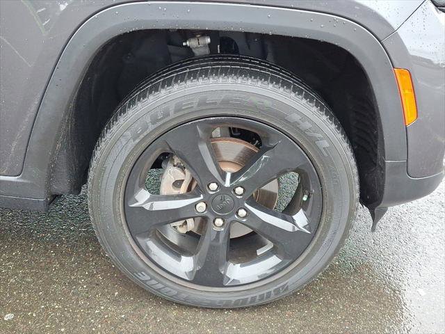 Certified 2023 Jeep Grand Cherokee Altitude image 9