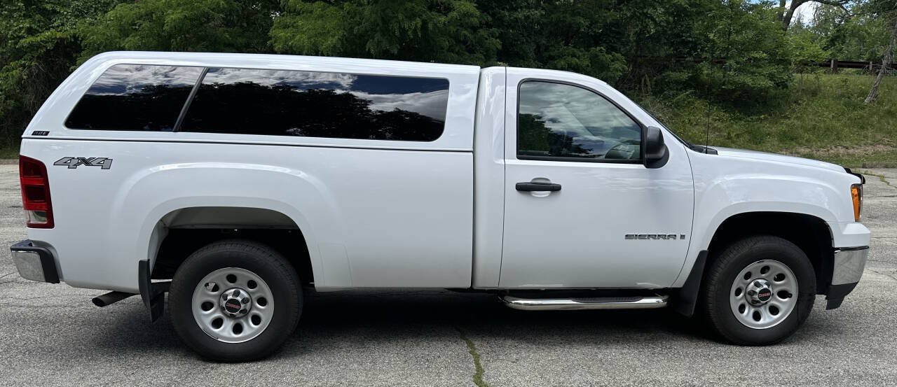 Used 2007 GMC Sierra 1500 W/T w/ Work Truck Preferred Package AWD/4WD image 4