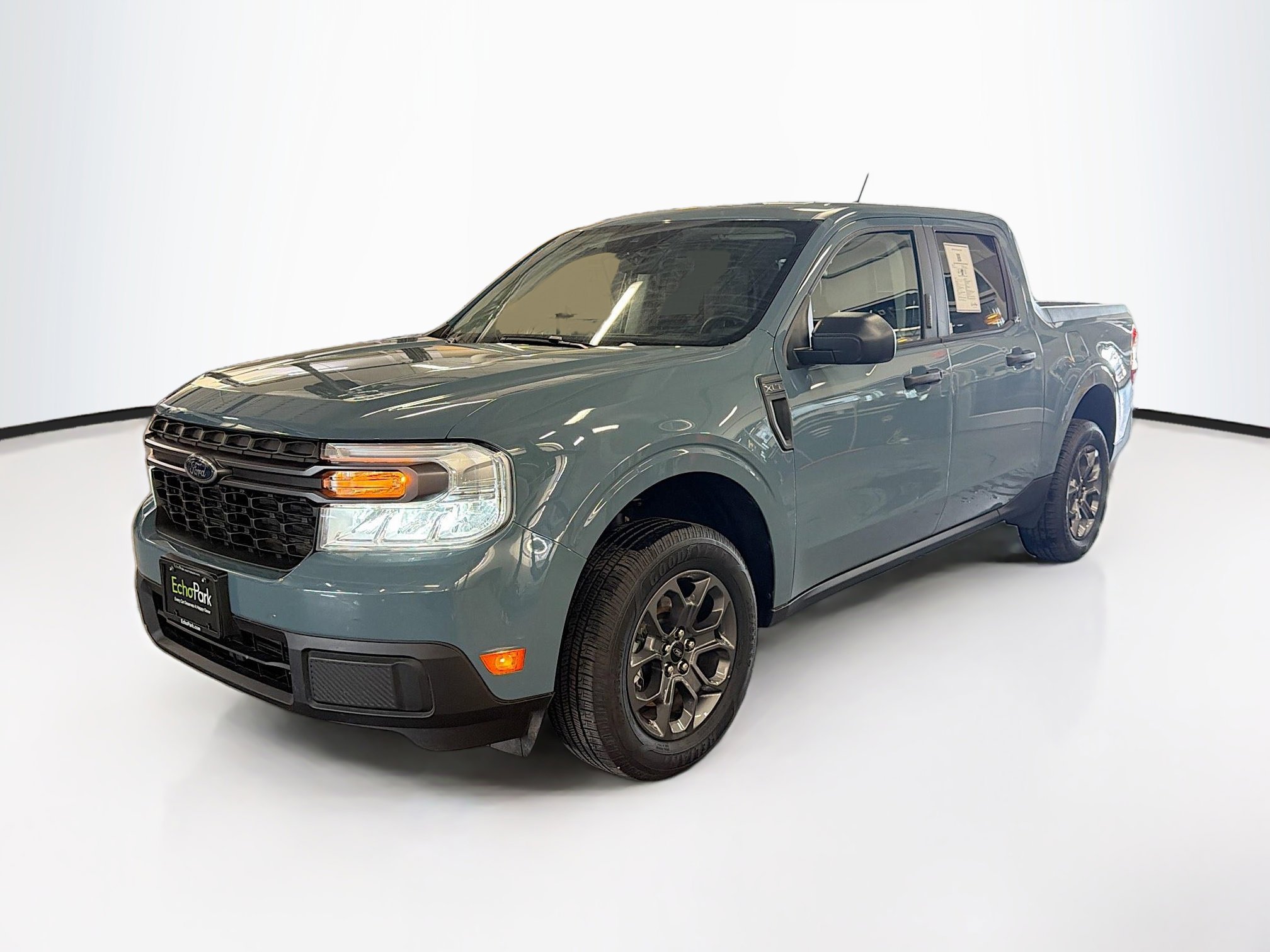 Used 2023 Ford Maverick XLT FWD image 3
