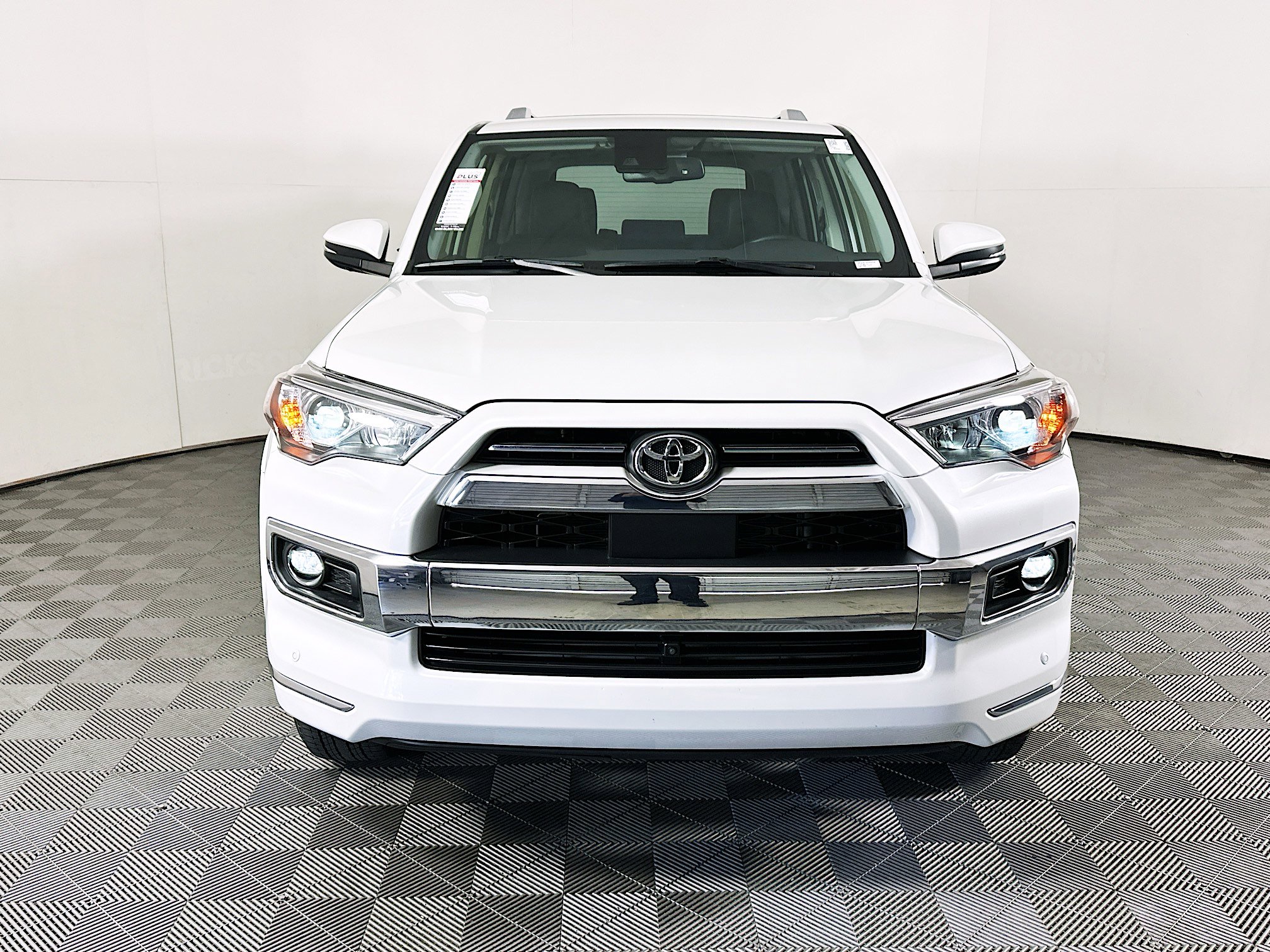 Used 2024 Toyota 4Runner Limited image 8