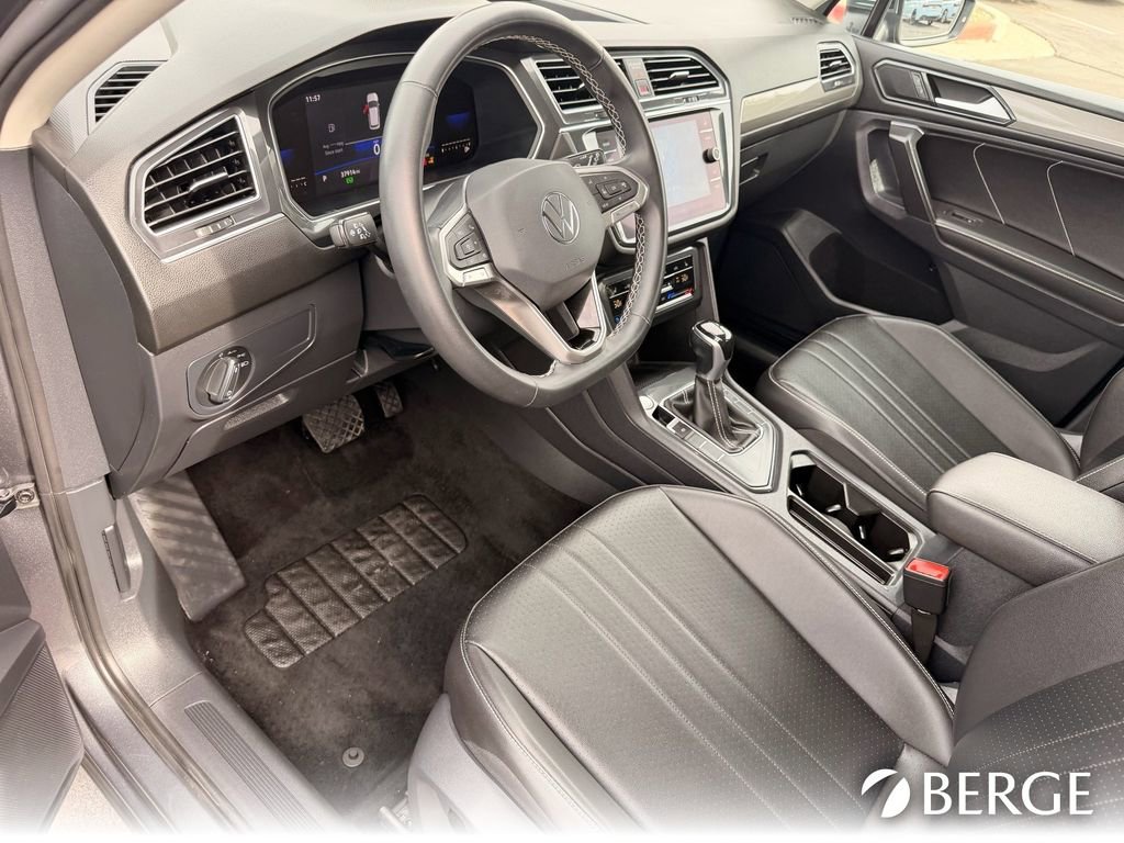 Used 2022 Volkswagen Tiguan SE image 16