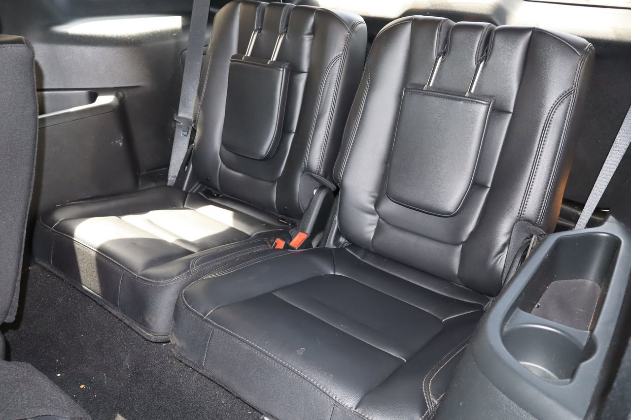 Used 2019 Ford Explorer XLT w/ Equipment Group 202A FWD image 6