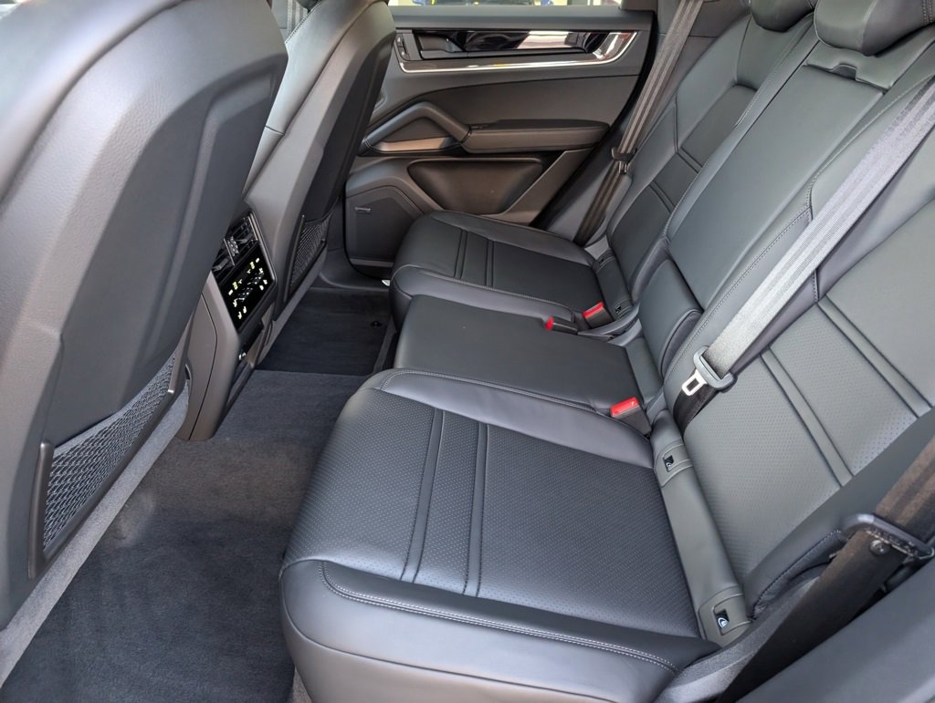 New 2026 Porsche Cayenne image 28