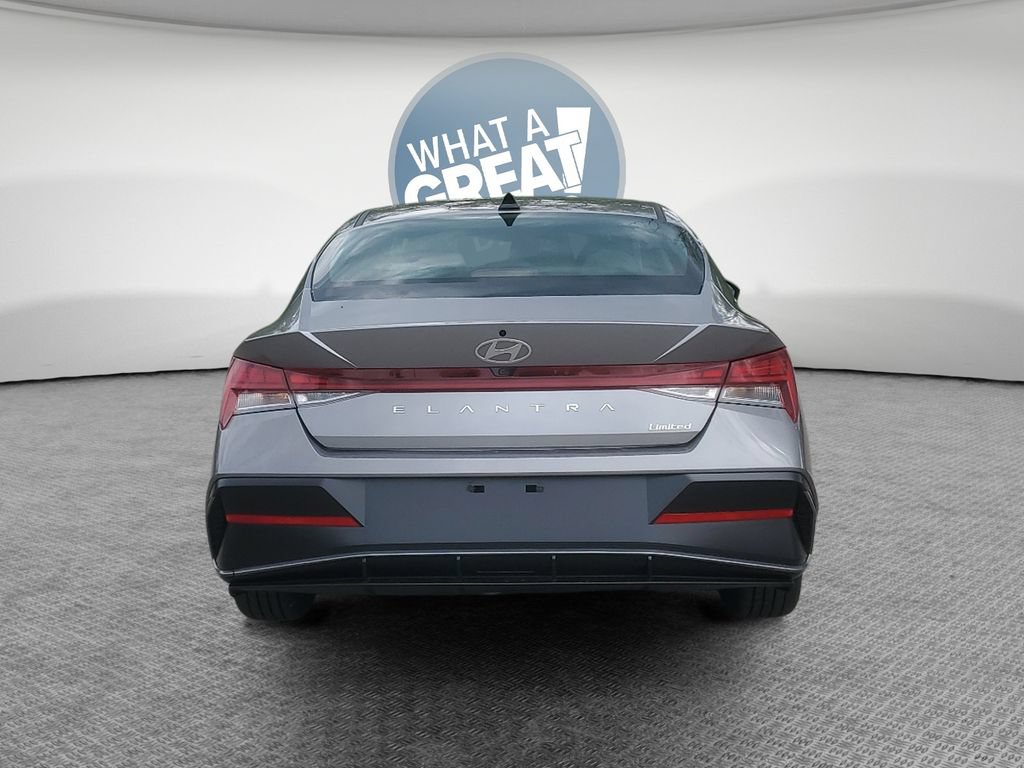 Used 2025 Hyundai Elantra Limited FWD image 5